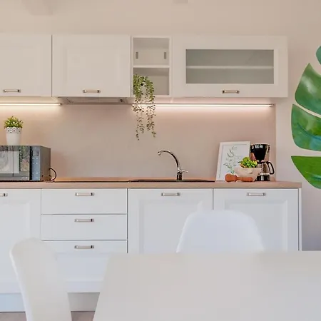 Beautiful In Apartment *